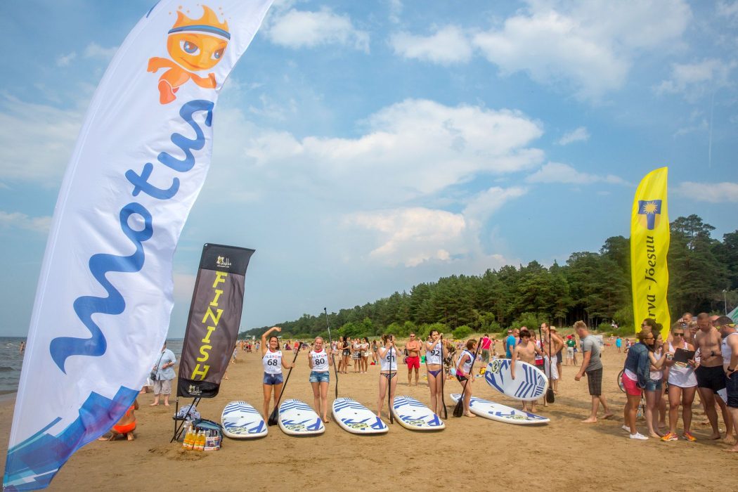 Narva-Jõesuu Surf Run 2016 jooksjad SUP'idega