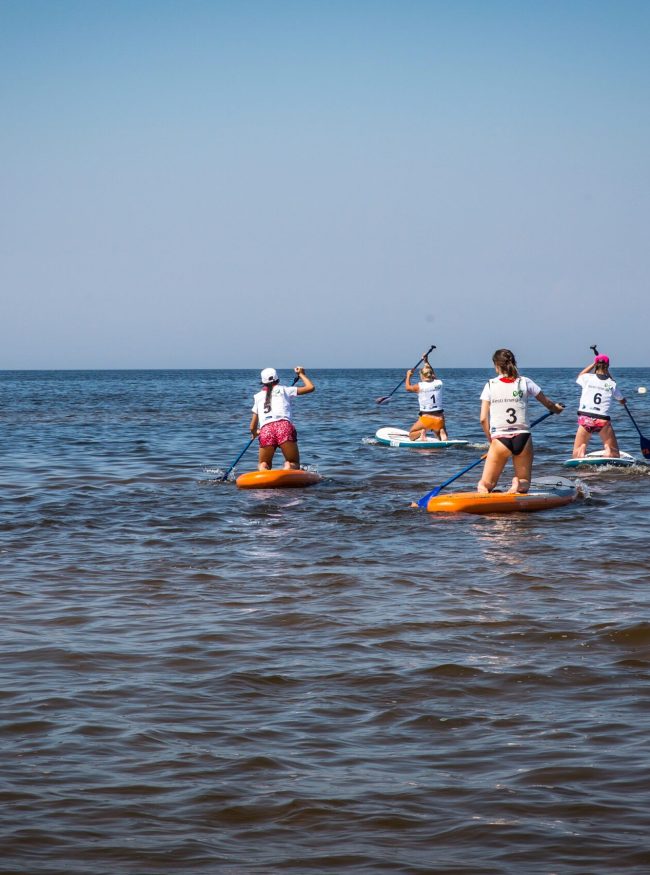 Narva-Jõesuu Surf Run 2018 jooksjad SUP'idel
